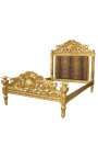 Barockbett aus Leopardenstoff und Goldholz