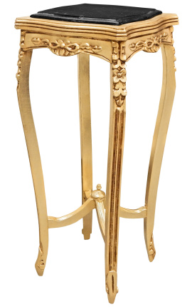 Visoki model zlatnog pomoćnog stolića četvrtastog oblika od crnog mramora u stilu Luja XV