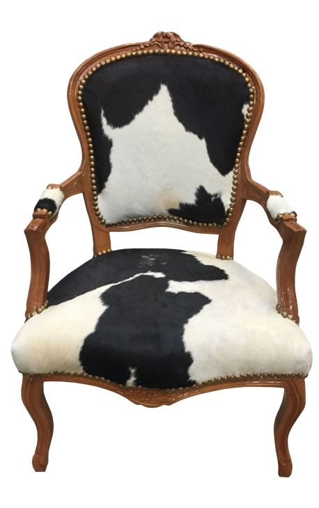 Sillón barroco de estilo Luis XV con vaca blanco y negro real y madera cruda