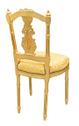 Cadeira harpa com tecido acetinado dourado e madeira dourada