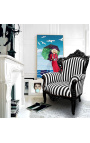 Большие черно-белый полосатый кресло стиле барокко и черного дерева