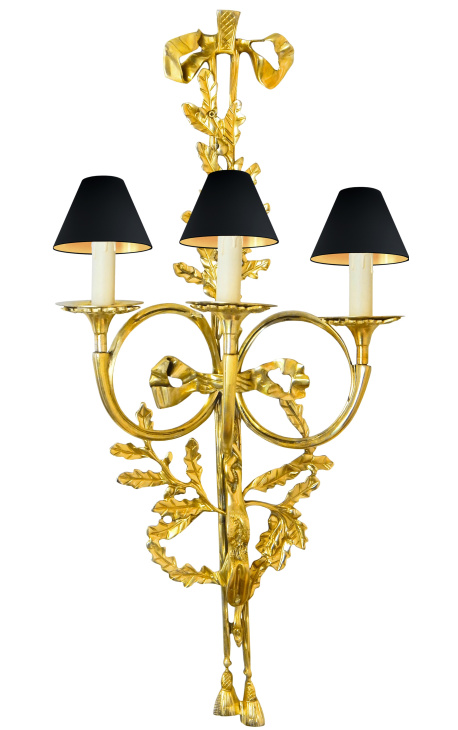 Świetna lampa ścienna z brązu ormoulu w stylu Ludwika XVI z trzema kinkietami