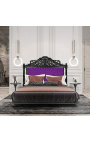Barokowy wezgłowie łóżka z fioletowej tkaniny z kryształkami i czarnym lakierowanym drewnem.