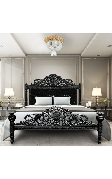 Cama barroca con tejido de terciopelo negro con piedras preciosas y madera lacada negra.