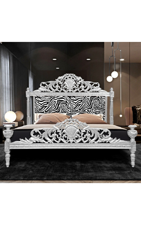Barokk sengegavl med sebratrykt stoff og sølvtre