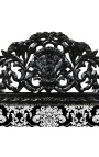 Barokní čelo postele s bílou látkou s květinovým vzorem a černým dřevem