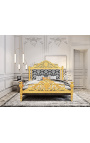 Barokk ágy fehér virágmintás anyaggal és arany levélfával