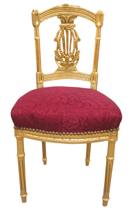 Cadeira harpa com tecido acetinado vermelho bordô e madeira dourada