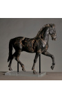Stor skulptur "Hestning af Monti" på support
