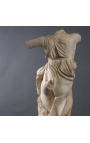 Velika skulptura "Tivolijeva plesačica" na nosilcu iz črne kovine