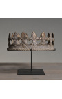 Decorative crown in copper look metal