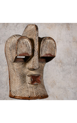 Kongo maske i utskåret tre