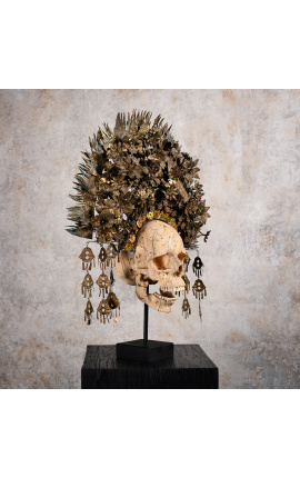 Memento Mori с Борнео на подставке из матового черного металла