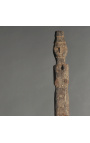 Ręka-statui drewnianej starożytnej baguety