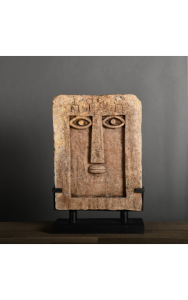 Mała kultowa stela z kamienia z ideogramami