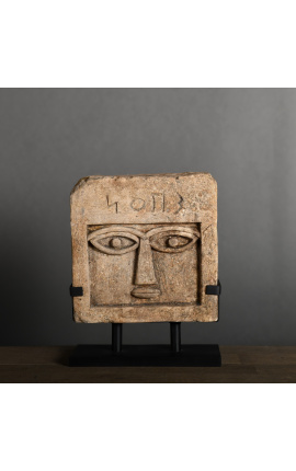 Majhna ikonična stela s kamnitimi arkadami