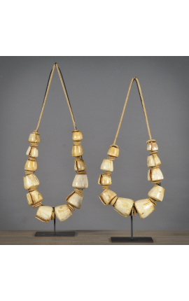 Set van 2 halsen uit Indonesië gemaakt van shells