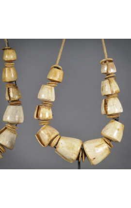 Conjunto de 2 collares de Indonesia hechos de conchas