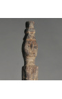 Rankomis raižyta medinė senovinė batono statula