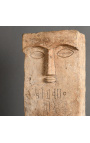 Velika ikonična stela iz kamna z ideogrami