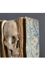 "I nærheden af Memento Mori" bog med skulptureret kranie