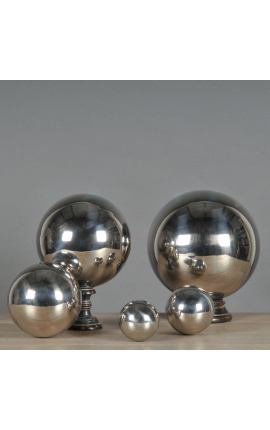 Ensemble composé de 5 boules en métal chromé