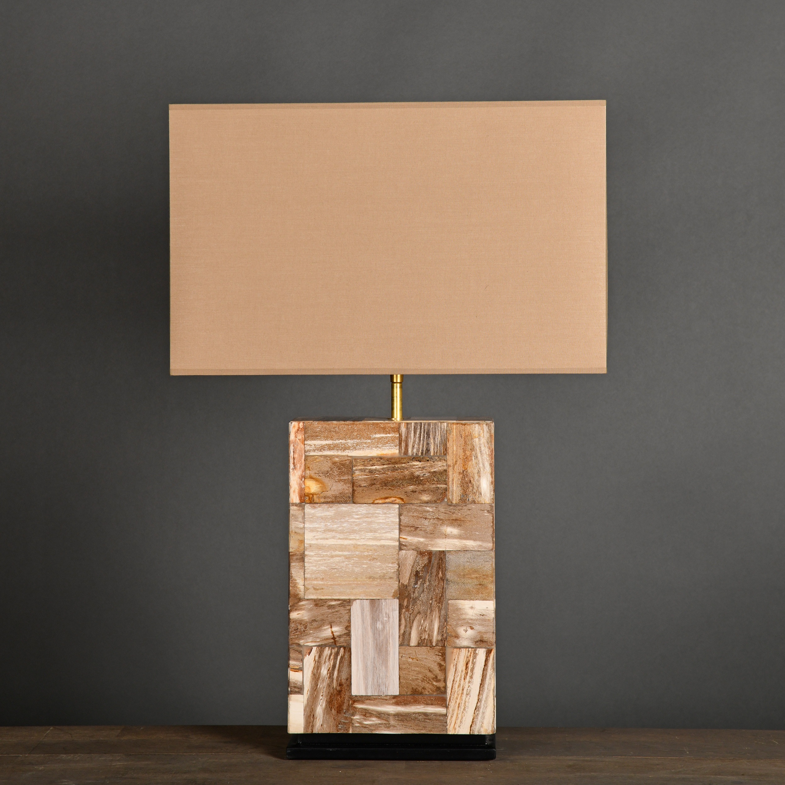 Beige houten lamp -
