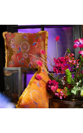 Kvadratni jastuk od baršuna s cvjetnim printom boje tamno-smeđe boje sa zlatnim resama 45 x 45