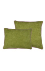 Kvadratinė pagalvėlė iš žalio aksomo su rausva susukta pyne 45 x 45