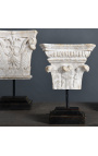 Conjunt de 4 capitells d'estil Imperi i d'estil Restauració sobre suport de metall negre