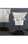 Ensemble de 4 chapiteaux de style Empire et de style Restauration sur support métallique noir
