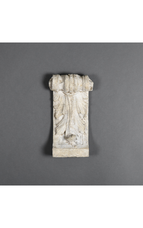 Architectural decor piece with acanthus leaf