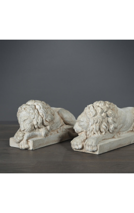 Fabuleuse sculpture d&#039;une paire de lions Italiens