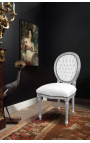 Silla de estilo Luis XVI de cuero blanco y madera plateada