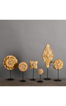 Set of 6 golden stucco rosettes
