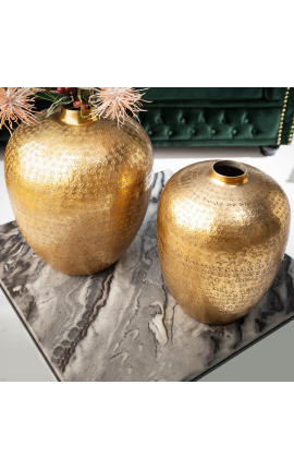 Rinkinys iš 2 auksinių aliuminio kaladuotų vazų