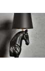 Čierno-zlatá stojaca lampa na koni