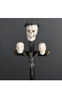 Crucifixo (Tamanho S) "Memento Mori" em madeira preta, metal e chifre