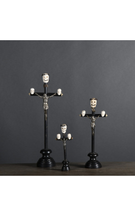 Crucifix (grootte S) &quot;Memento Mori&quot; in zwart hout, metaal en hoorn