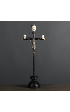 Crucifix (grootte L) "Memento Mori" in zwart hout, metaal en hoorn