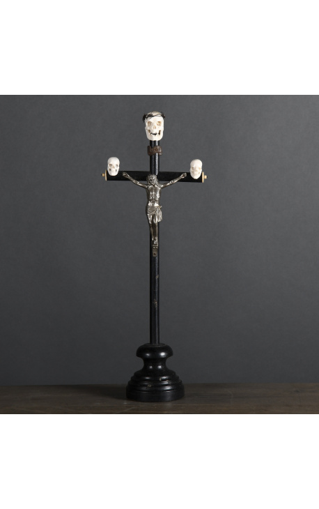 Crucifix (Talla L) "Memento Mori" de fusta negra, metall i banya