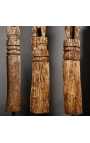 Estàtua gran columna Aitos Timor de fusta vermella sobre suport metàl·lic