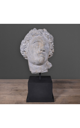 Große Skulptur "Kopf der Artemis" in Terrakotta auf schwarzem Sockel