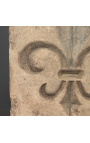 Stele "Fleur de Lys" σε γλυπτό ψαμμίτη