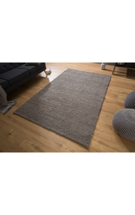 Velmi pěkný a velký koberec šedé barvy 240 x 160