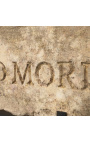 Gran estela romana "Memento Mori" en arenisca esculpida
