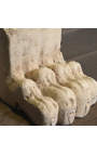 Łapy rzymskiego lwa w rzeźbionym piaskowcu