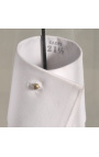 Cabinet din metal și sticlă cu o colecție de 4 manșete vechi
