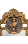 Grande espelho de miçangas douradas estilo Louis XVI, perfil feminino