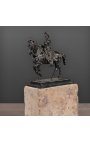 Sculptură a unui călăreț florentin pe un suport de gresie